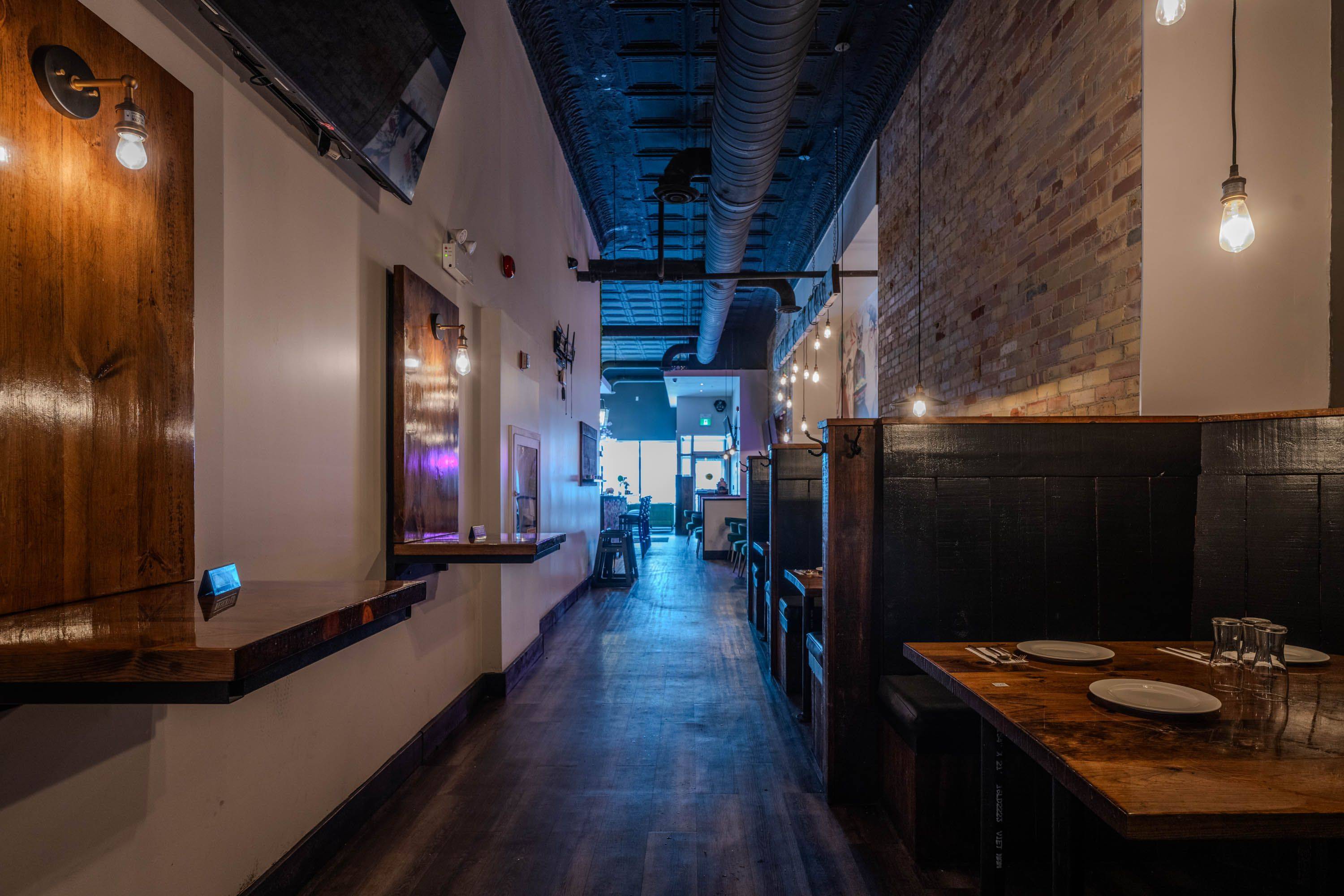 Kitchener, ON N2G 1A6,146 Kings ST