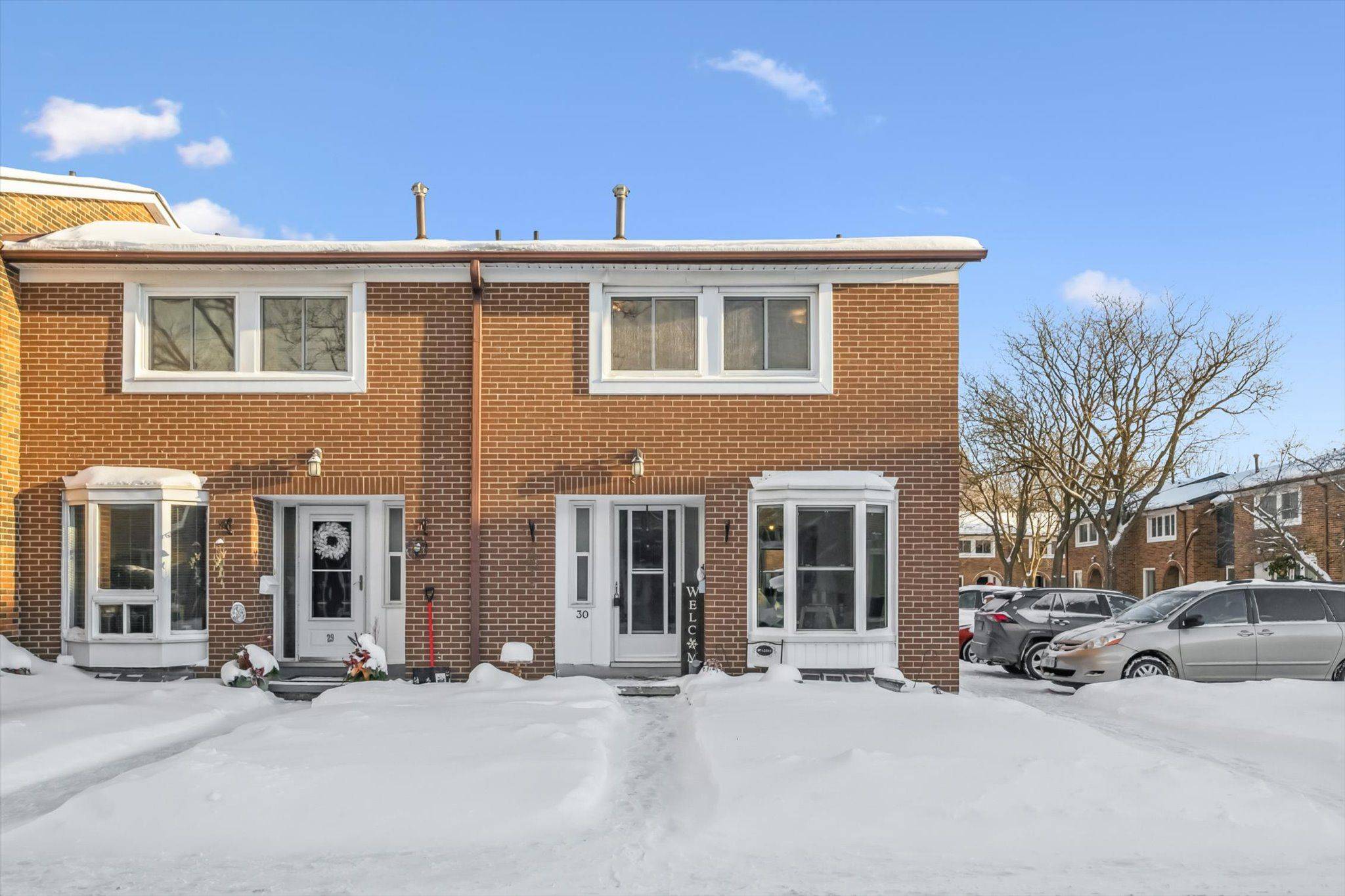 Guelph, ON N1H 5T8,121 Bagot ST #30