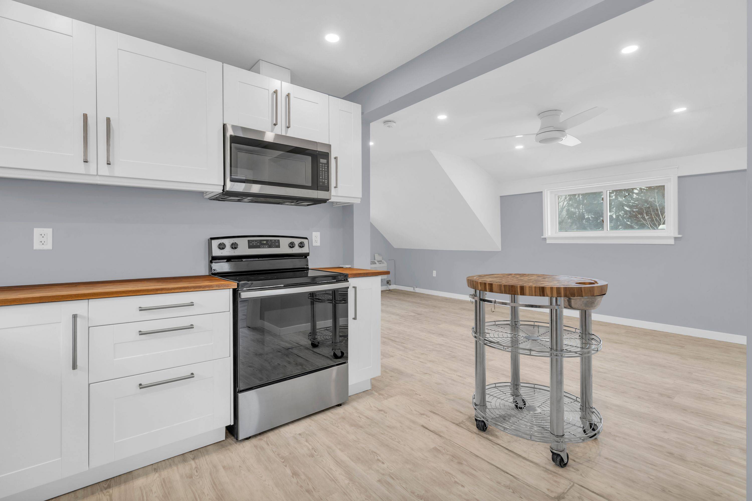 Kitchener, ON N2G 1M3,12 Park ST