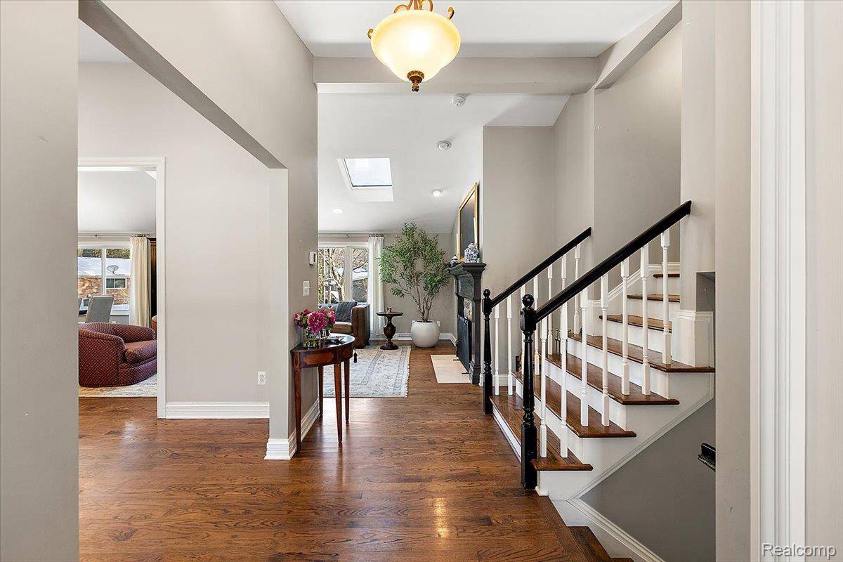 Bloomfield Hills, MI 48302,5193 Kellen LN