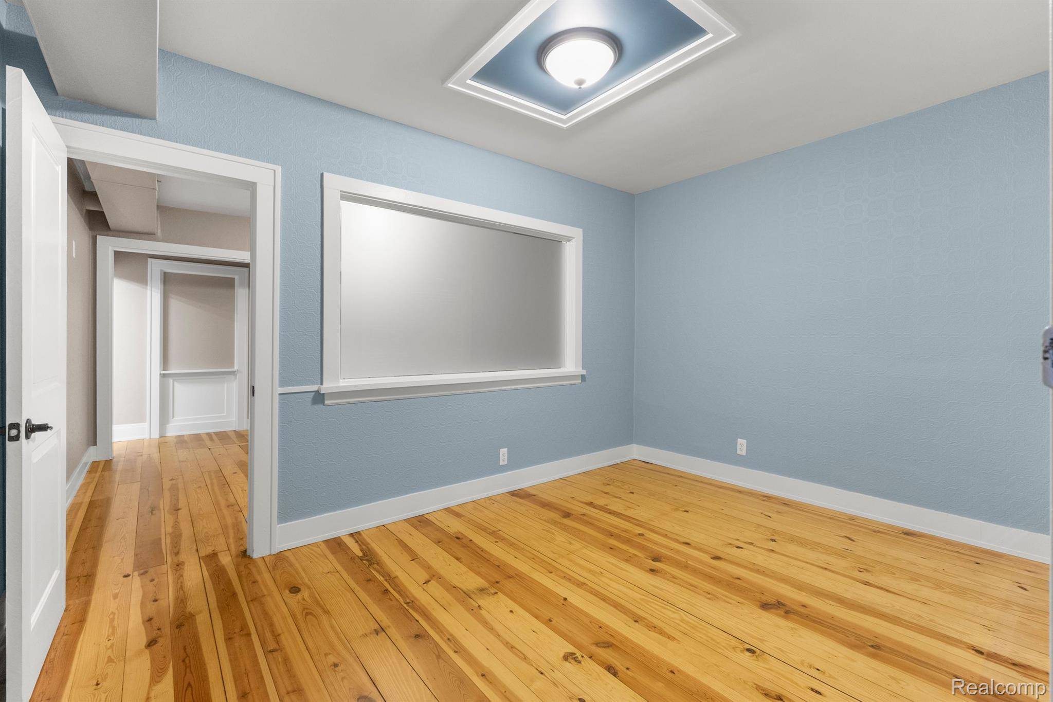 Northville, MI 48167,107 E MAIN ST #204