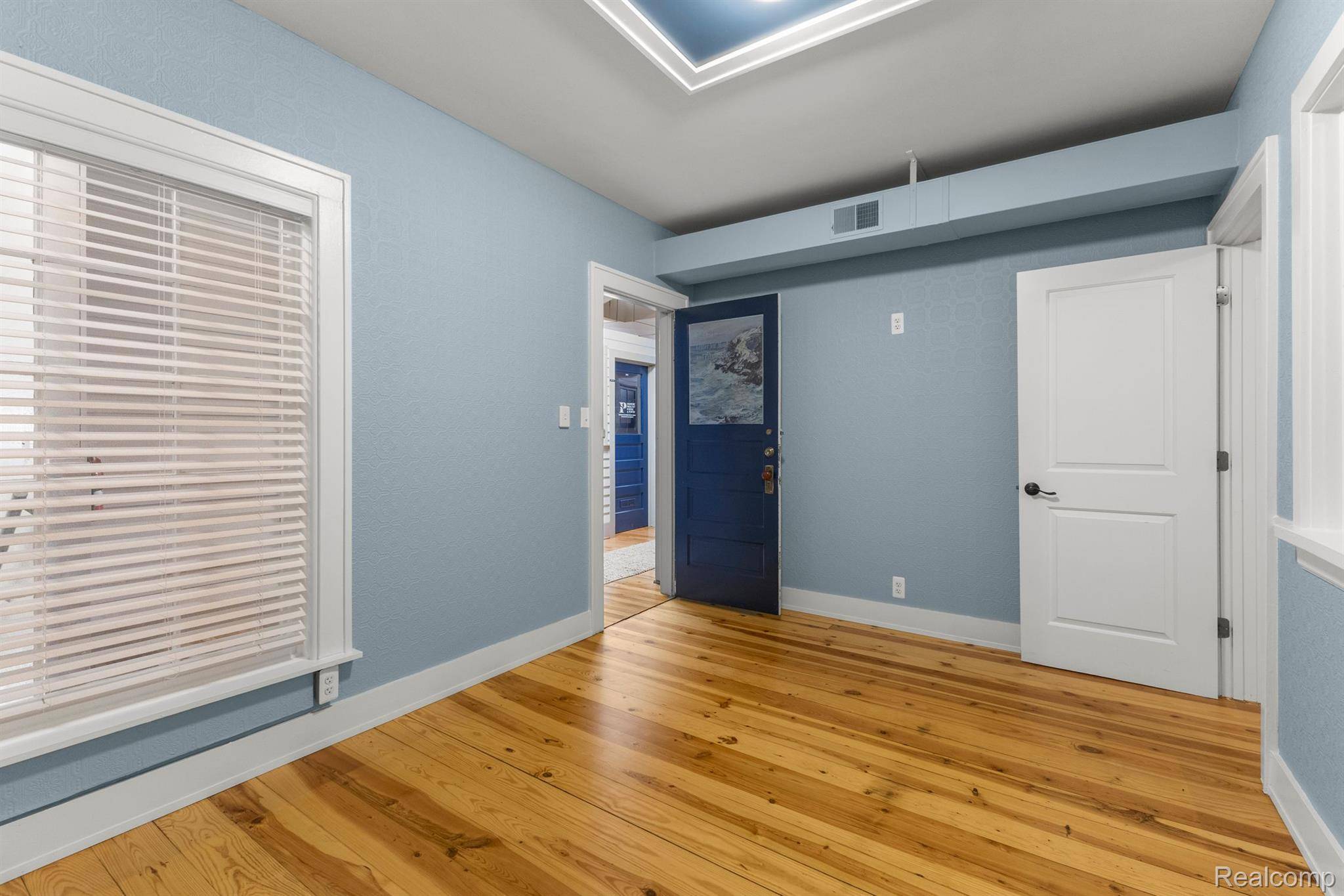 Northville, MI 48167,107 E MAIN ST #204