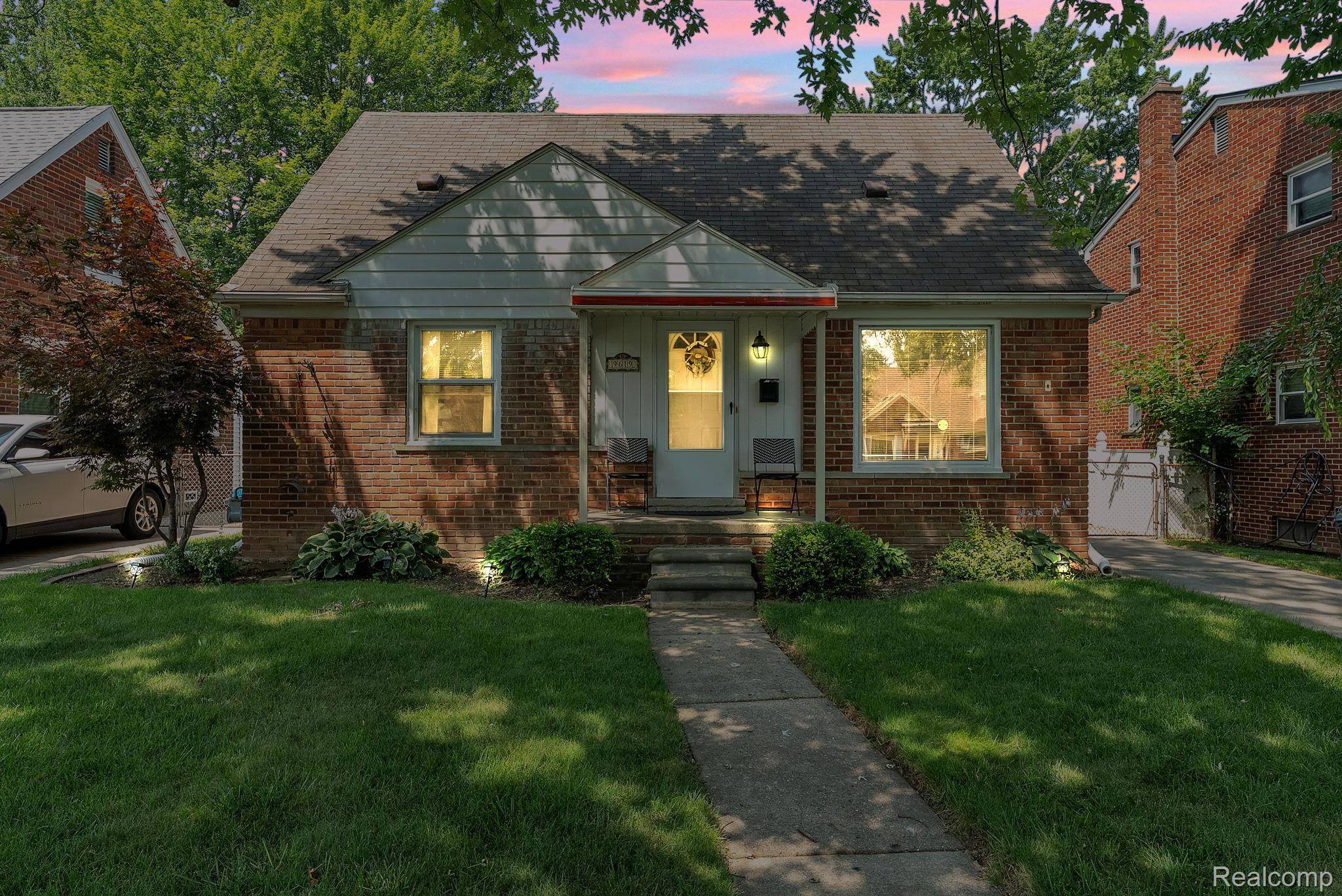 Redford, MI 48239,9619 Mercedes