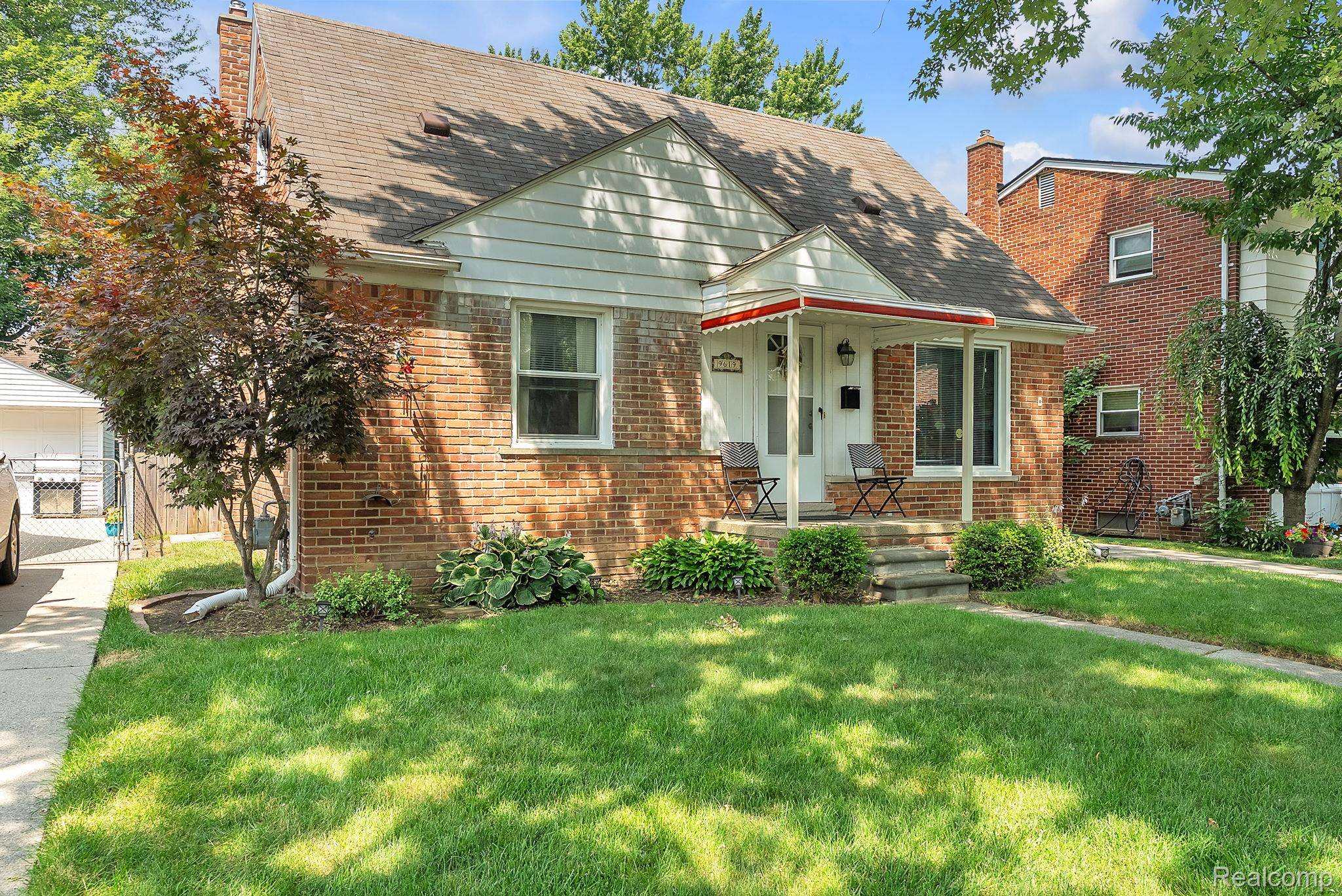 Redford, MI 48239,9619 Mercedes