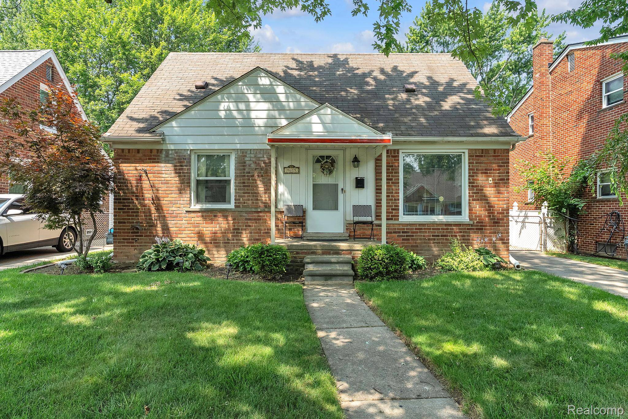 Redford, MI 48239,9619 Mercedes