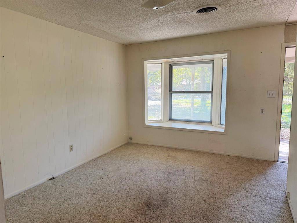 Clyde, TX 79510,102 S 2nd Street