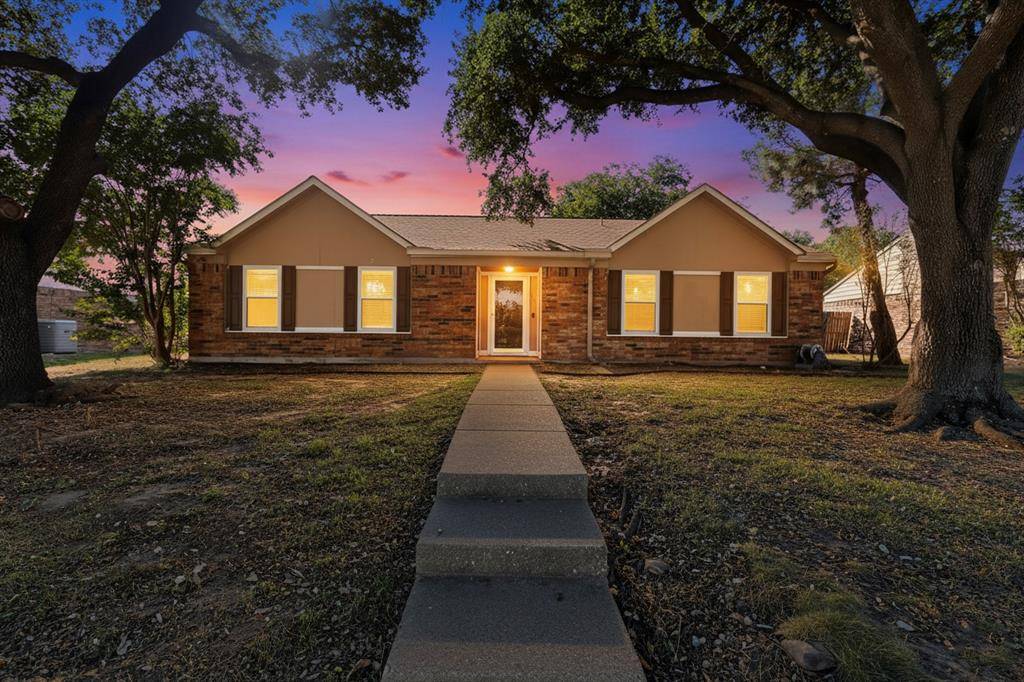 Coppell, TX 75019,931 Mapleleaf Lane