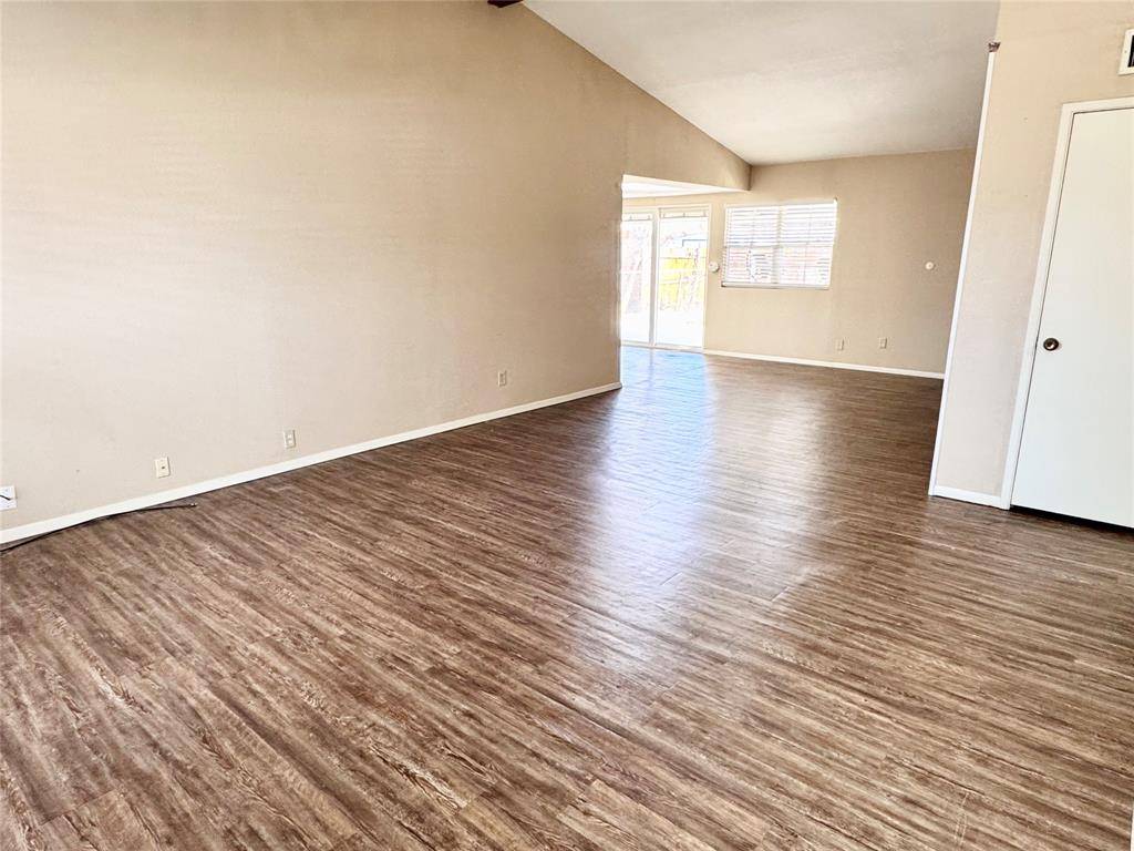 1613 Squire Court, Grand Prairie, TX 75051