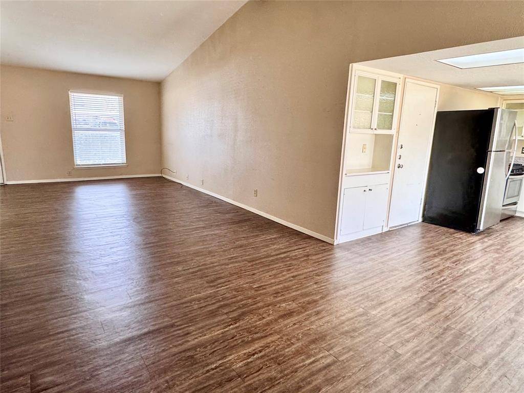 1613 Squire Court, Grand Prairie, TX 75051