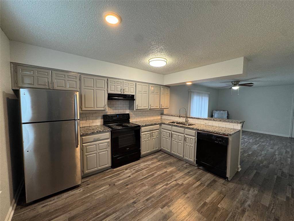 Grand Prairie, TX 75052,762 E Warrior Trail #A