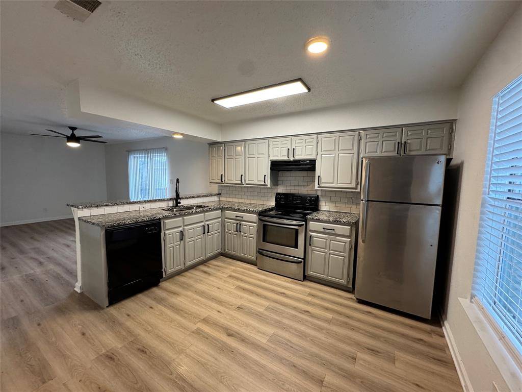 Grand Prairie, TX 75052,762 E Warrior Trail #D