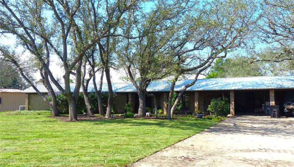 Brady, TX 76825,135 Lakeview