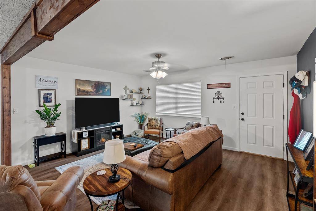 Cleburne, TX 76033,107 Woodard Avenue