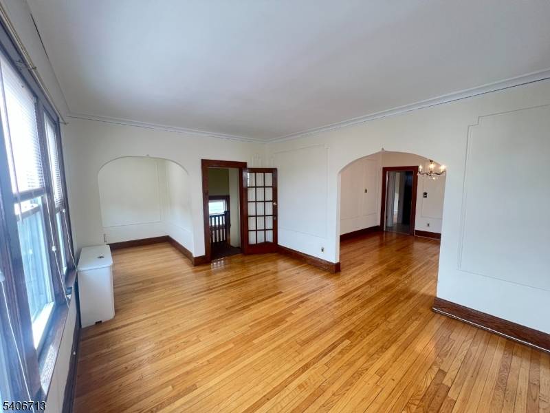 Elizabeth City, NJ 07208,1044 Cross Ave