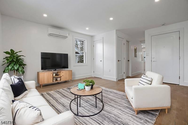 Westfield Town, NJ 07090,554 HORT STREET 2nd FL