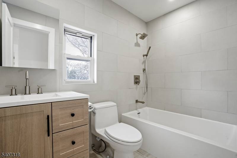 Westfield Town, NJ 07090,554 HORT STREET 2nd FL