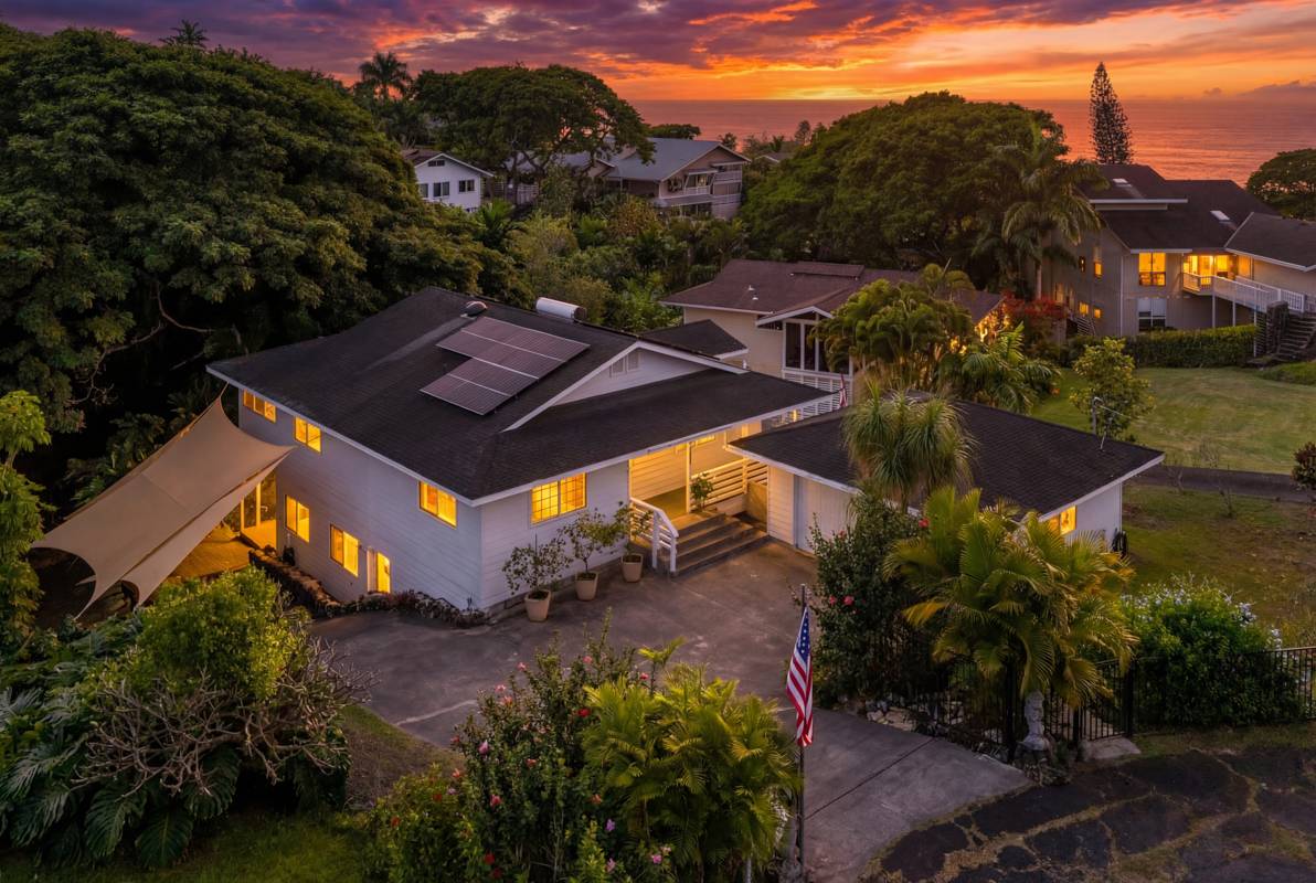 Kailua-kona, HI 96740,75-5826 NEKE PL