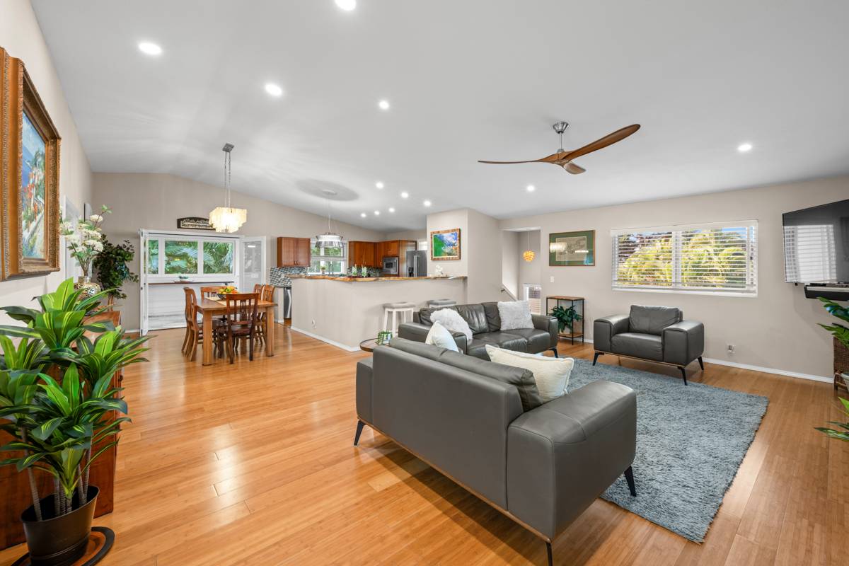 Kailua-kona, HI 96740,75-5826 NEKE PL