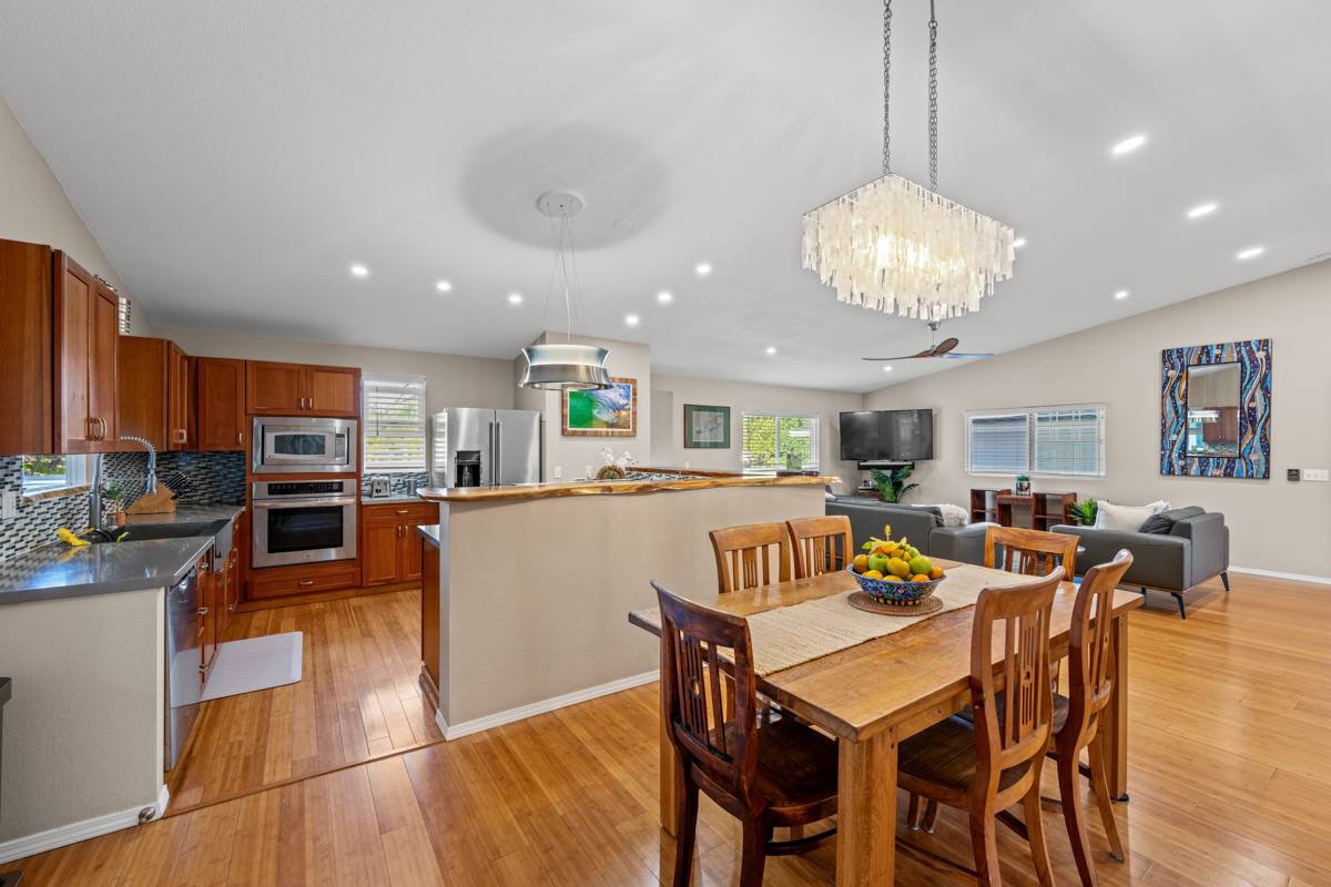 Kailua-kona, HI 96740,75-5826 NEKE PL