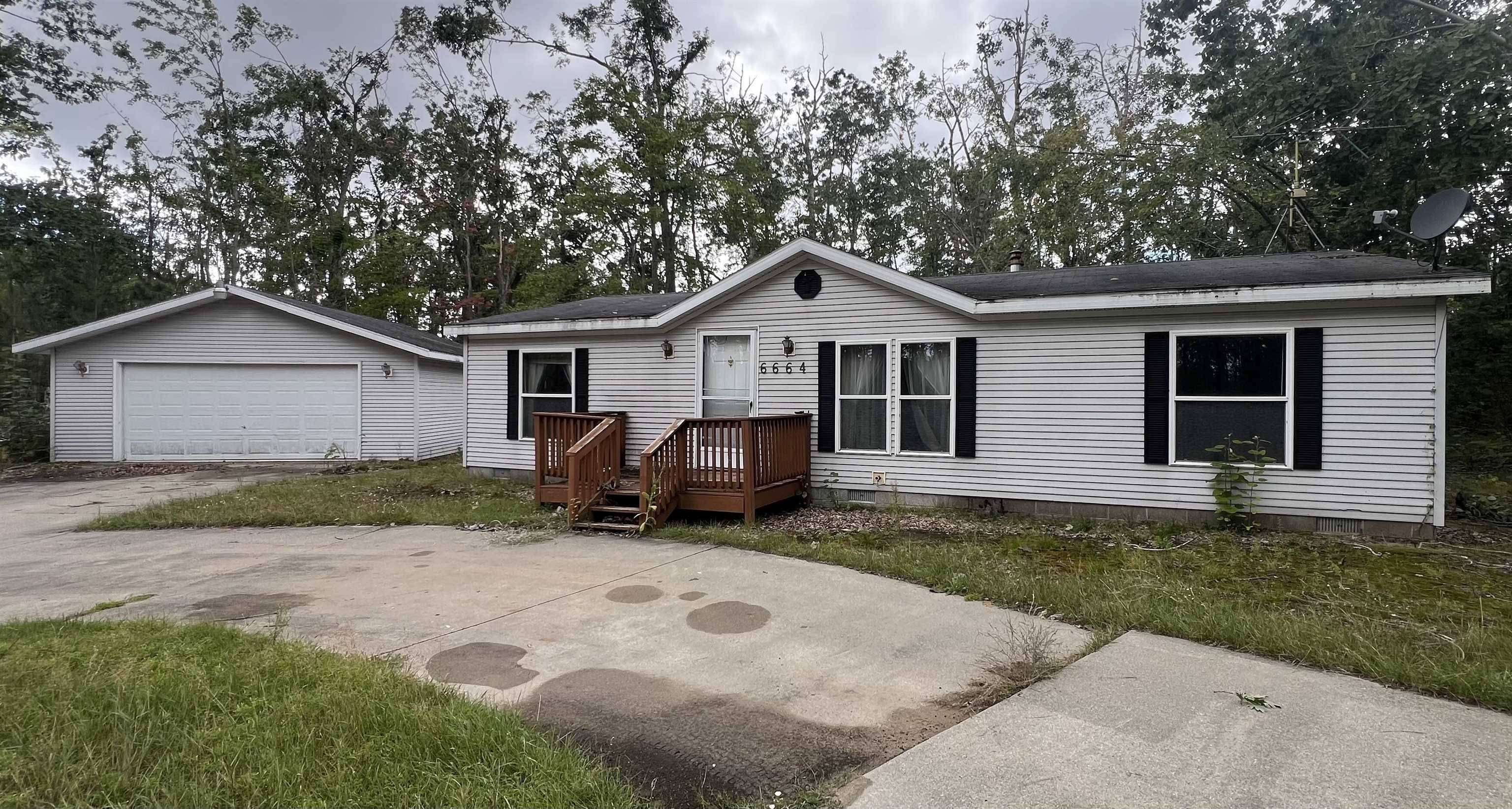 Johannesburg, MI 49751,6664 Crystal