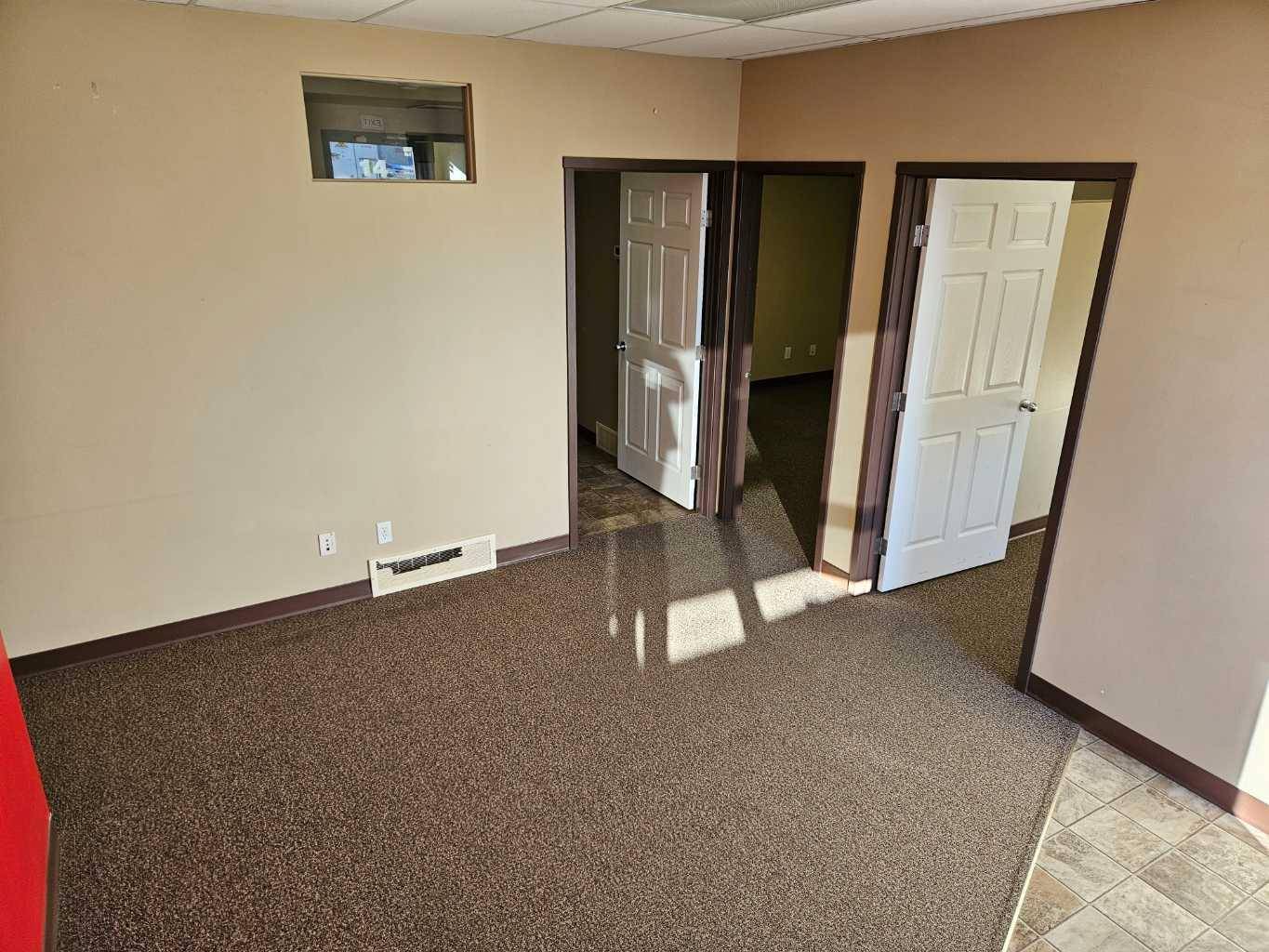 7471 Edgar Industrial BND #14, Red Deer, AB T4P 3Z5