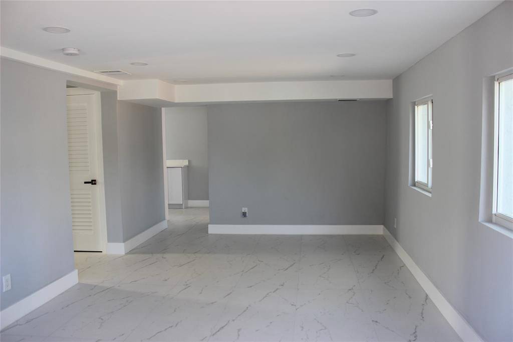 Boynton Beach, FL 33435,522 SE 20th Ct