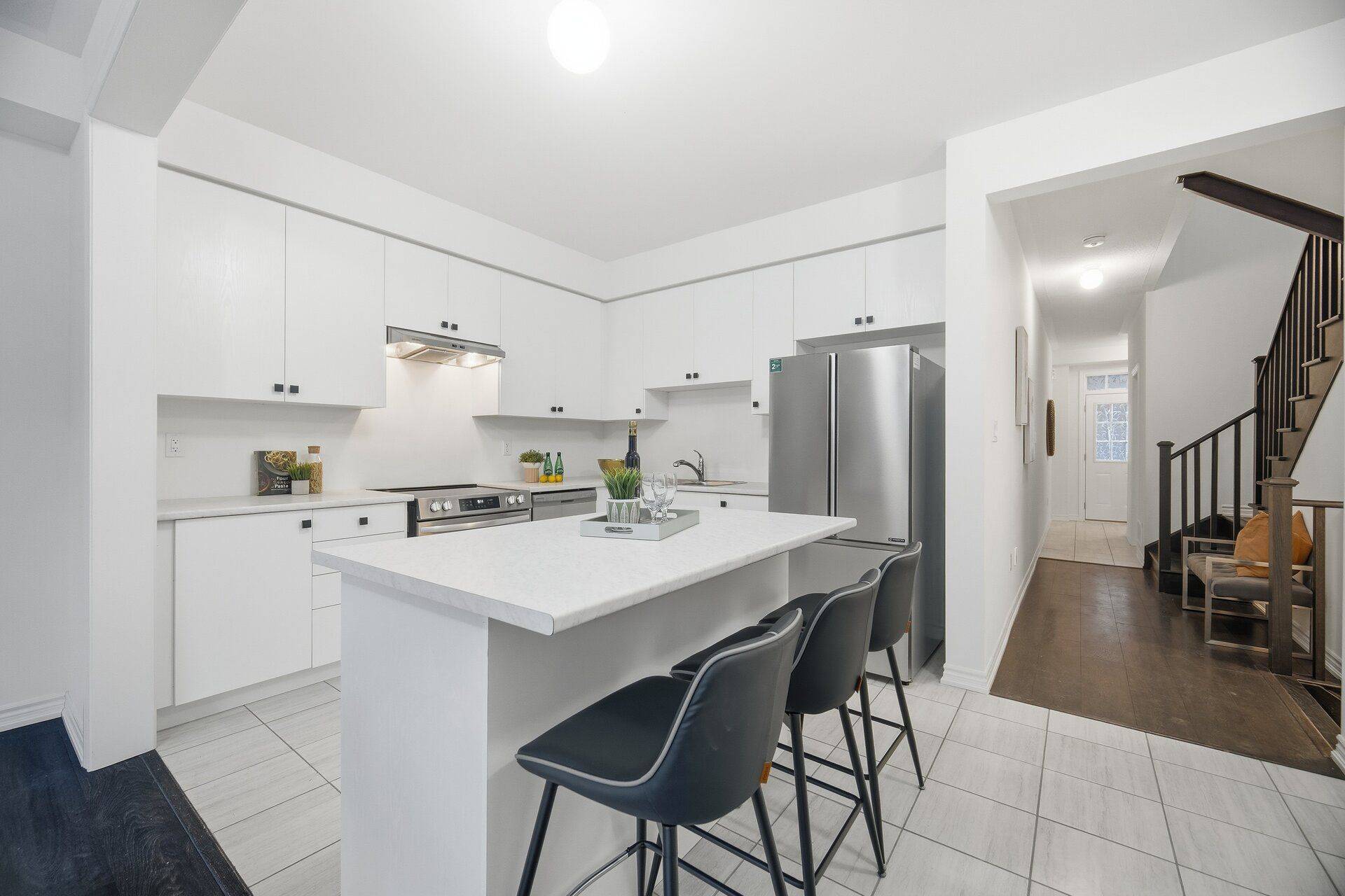 Barrie, ON L9J 0W5,29 Tamworth TER