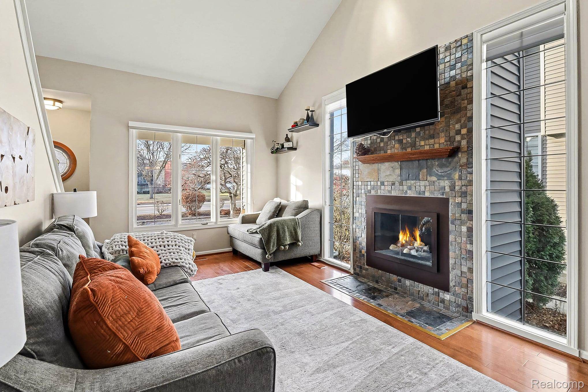 Clawson, MI 48017,607 S Crooks RD