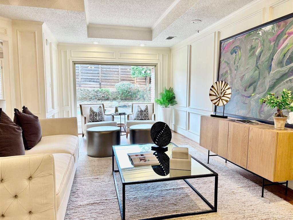 Dallas, TX 75231,7318 Danashire Avenue