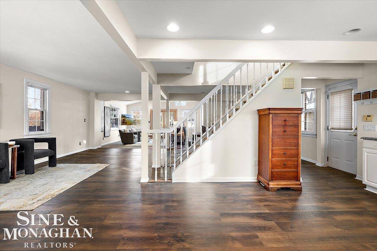 Grosse Pointe Farms, MI 48236,412 Manor ST