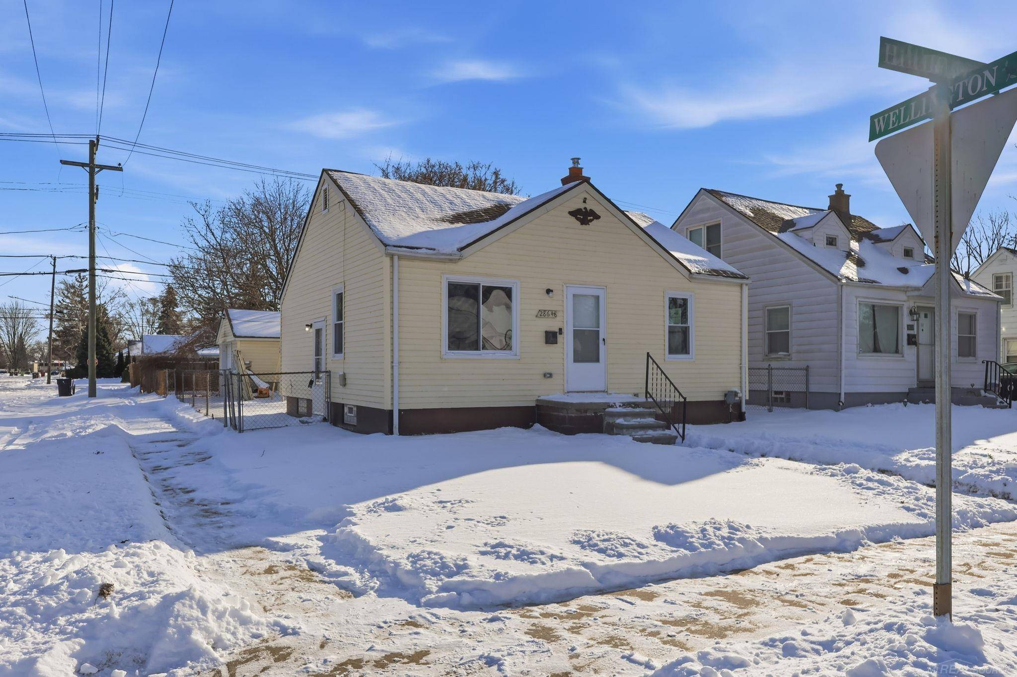 Roseville, MI 48066,28648 Hillview ST