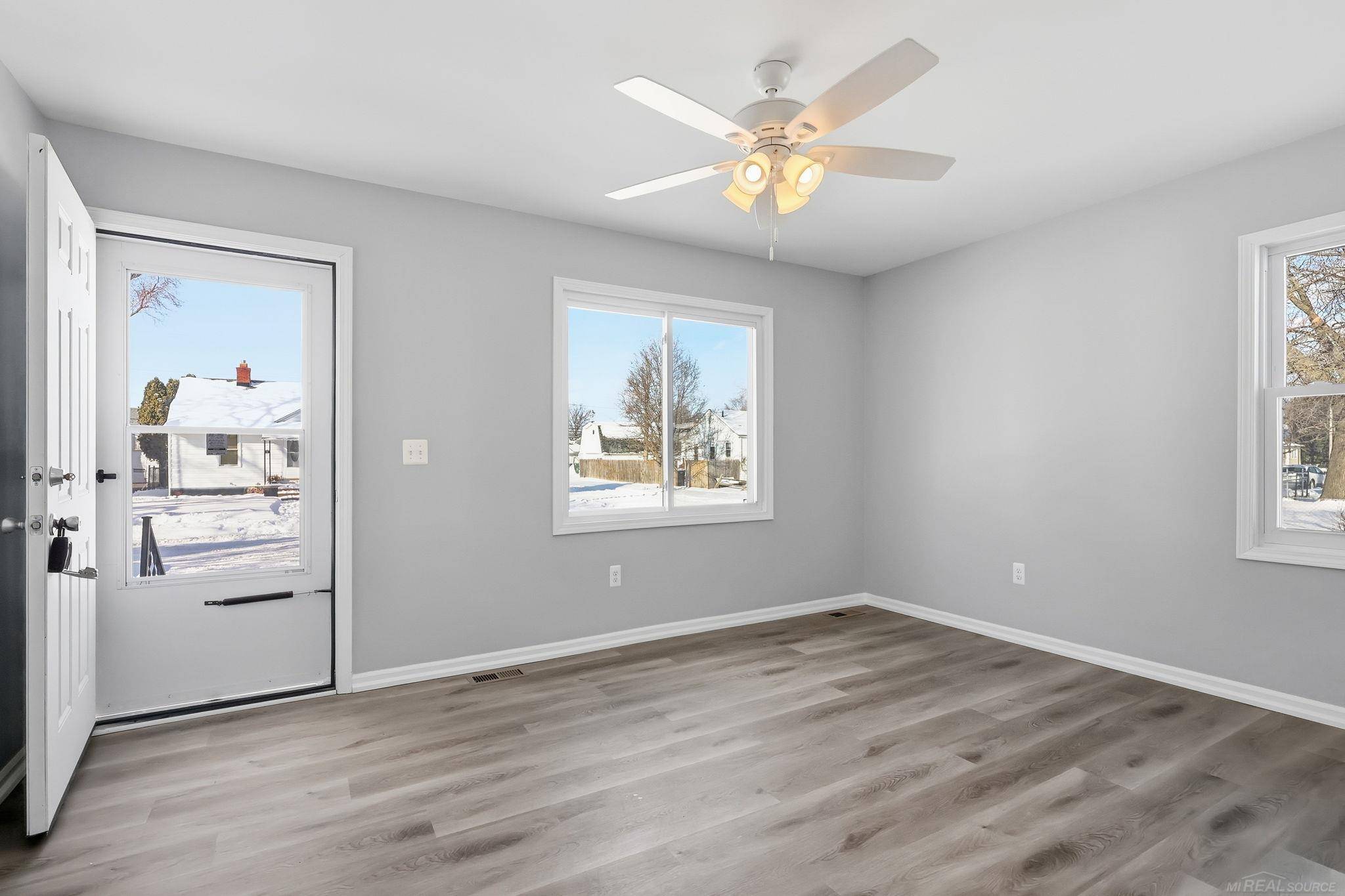 Roseville, MI 48066,28648 Hillview ST