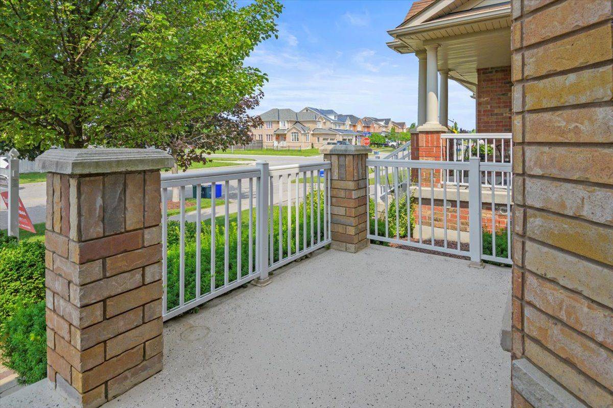 Whitby, ON L1P 0A6,5 Bishopgate ST