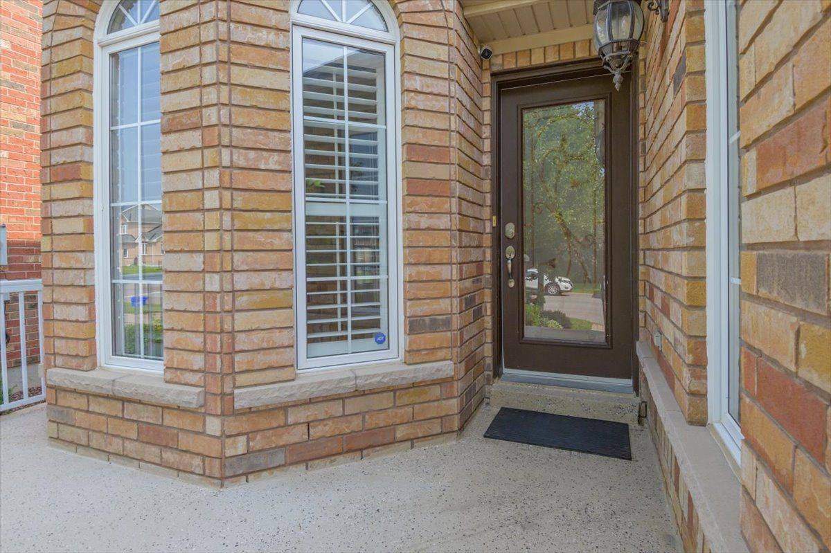 Whitby, ON L1P 0A6,5 Bishopgate ST