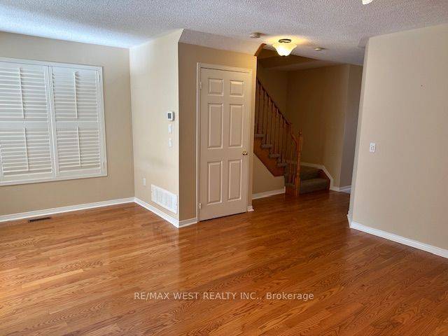 Caledon, ON L7E 2R9,36 Senator WAY