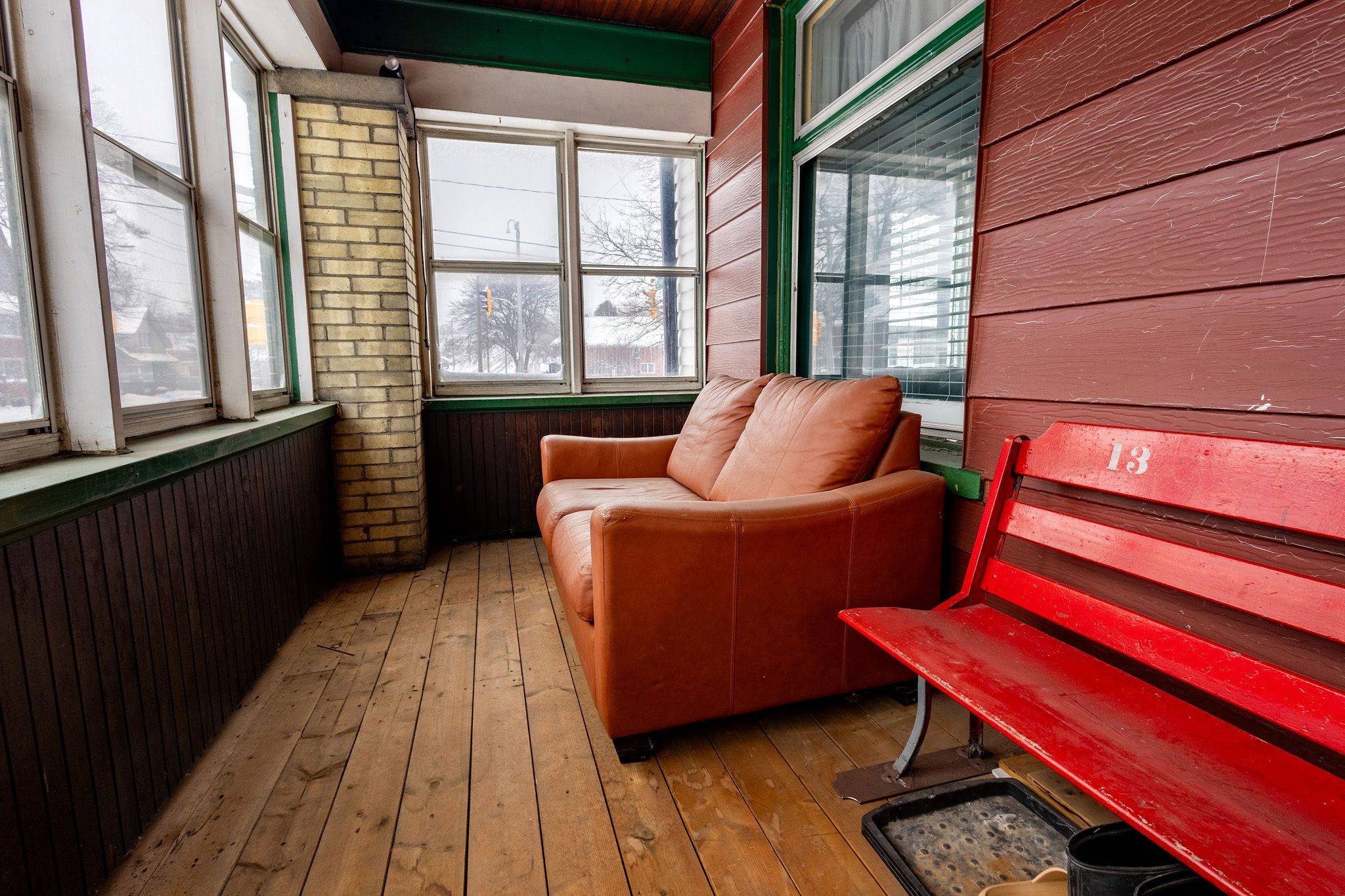 Kitchener, ON N2H 4T2,64 Lancaster EST W