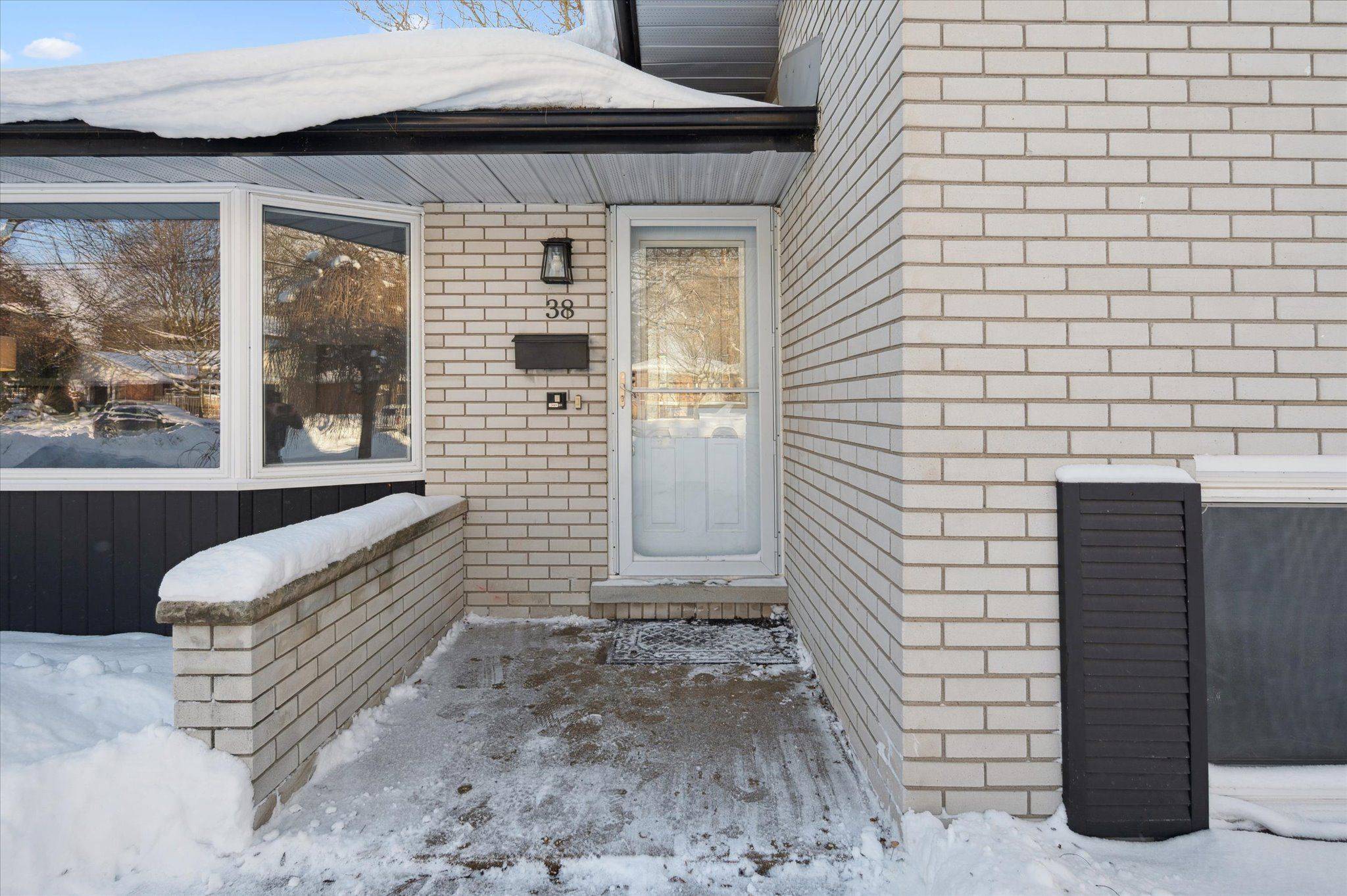 Guelph, ON N1H 5M7,38 Brentwood DR