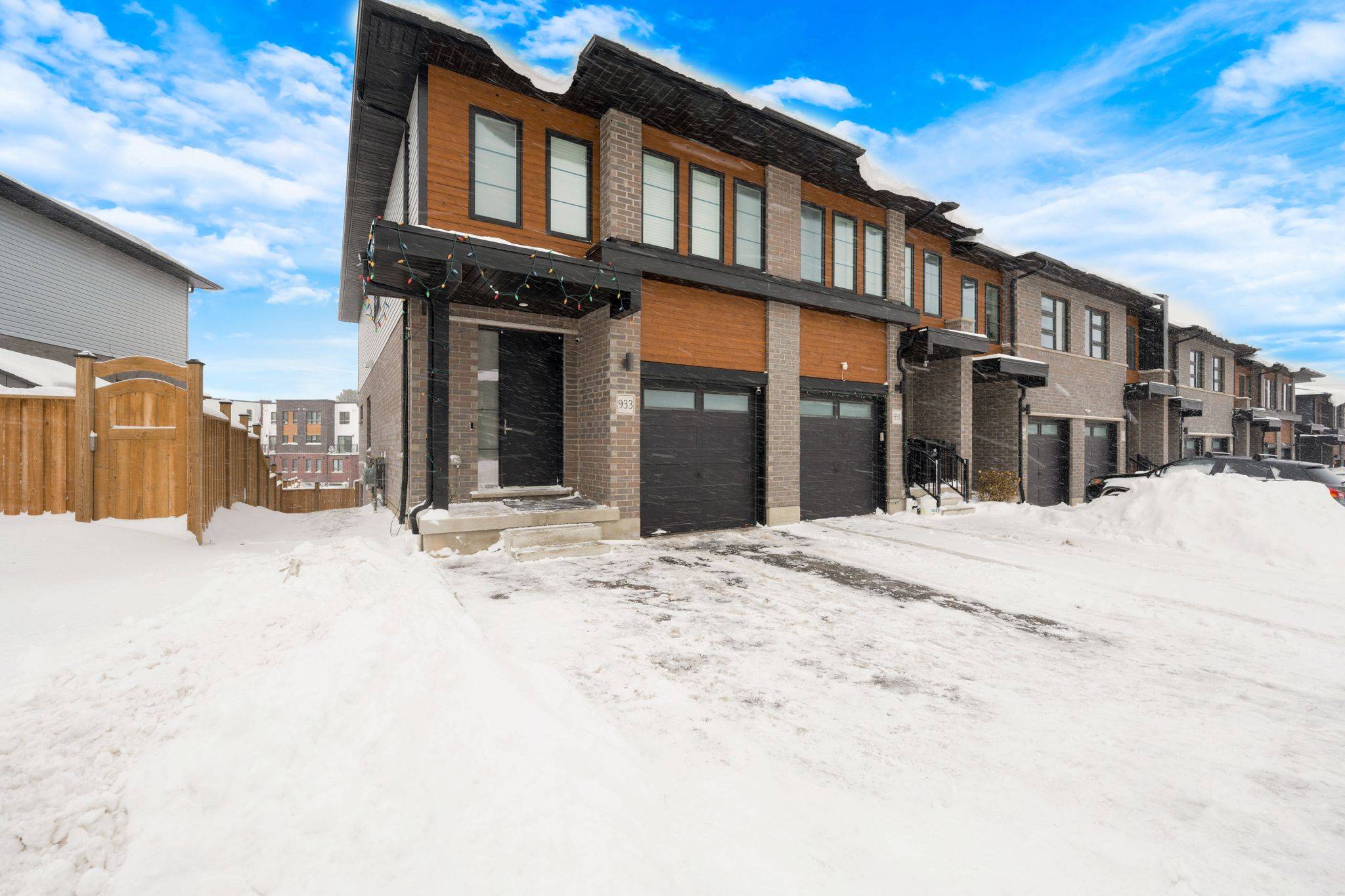 Kitchener, ON N2P 0P9,933 Robert Ferrie DR