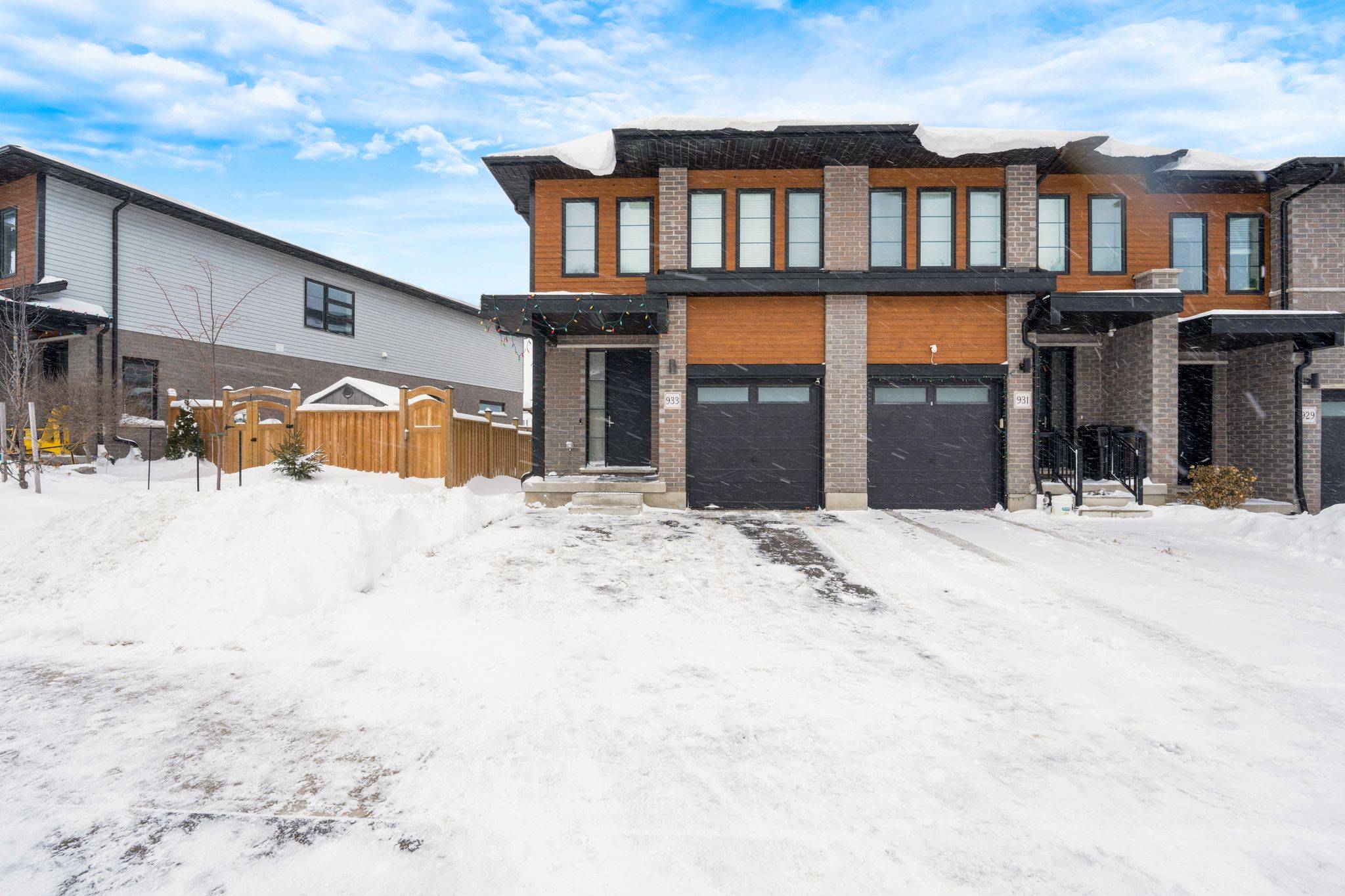 Kitchener, ON N2P 0P9,933 Robert Ferrie DR