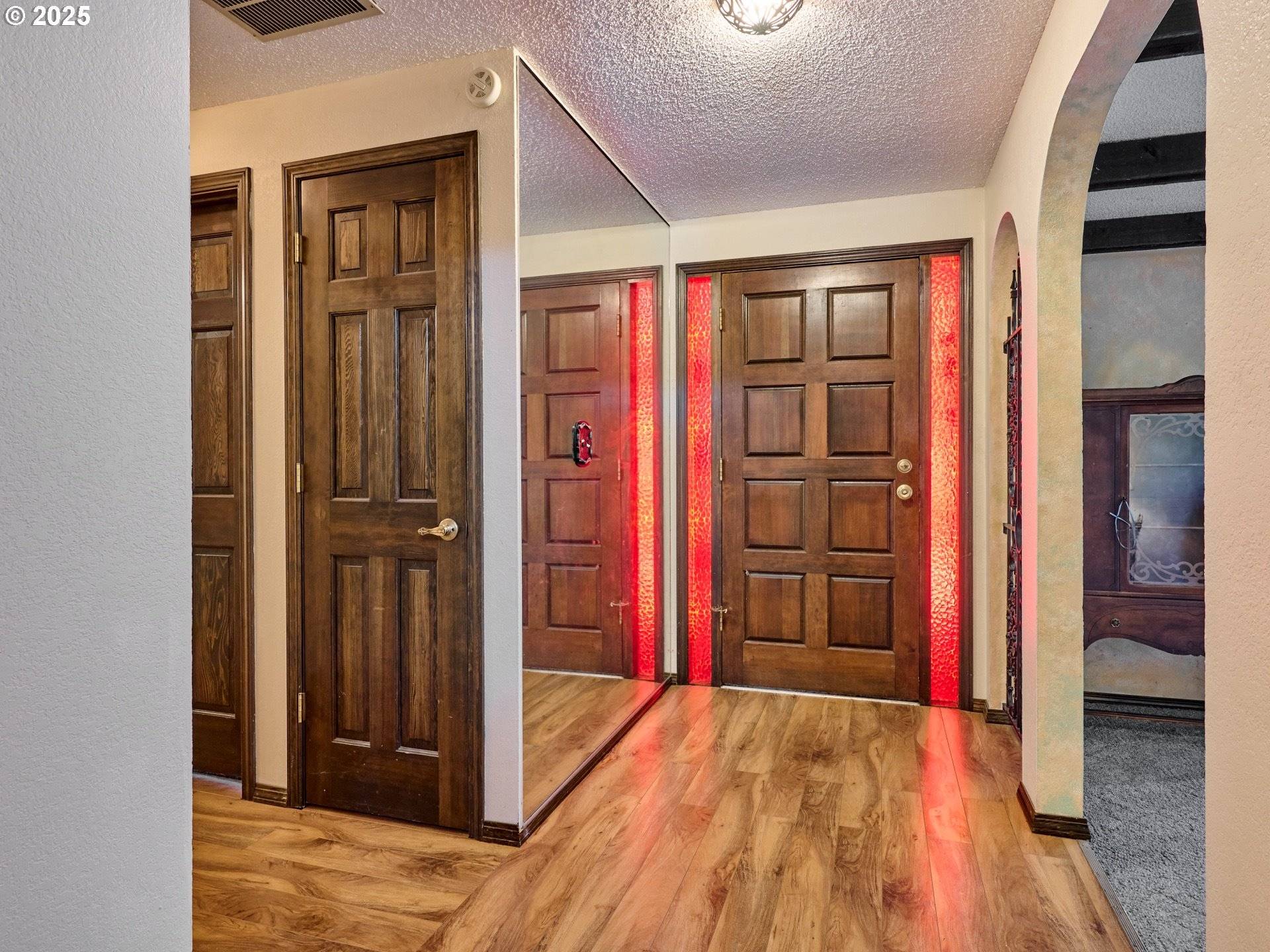 940 SW MAIN AVE, Mill City, OR 97360