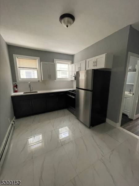 East Orange City, NJ 07017,27 Schuyler Ter