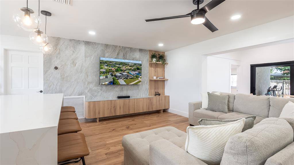 Boca Raton, FL 33486,1399 W Camino Real