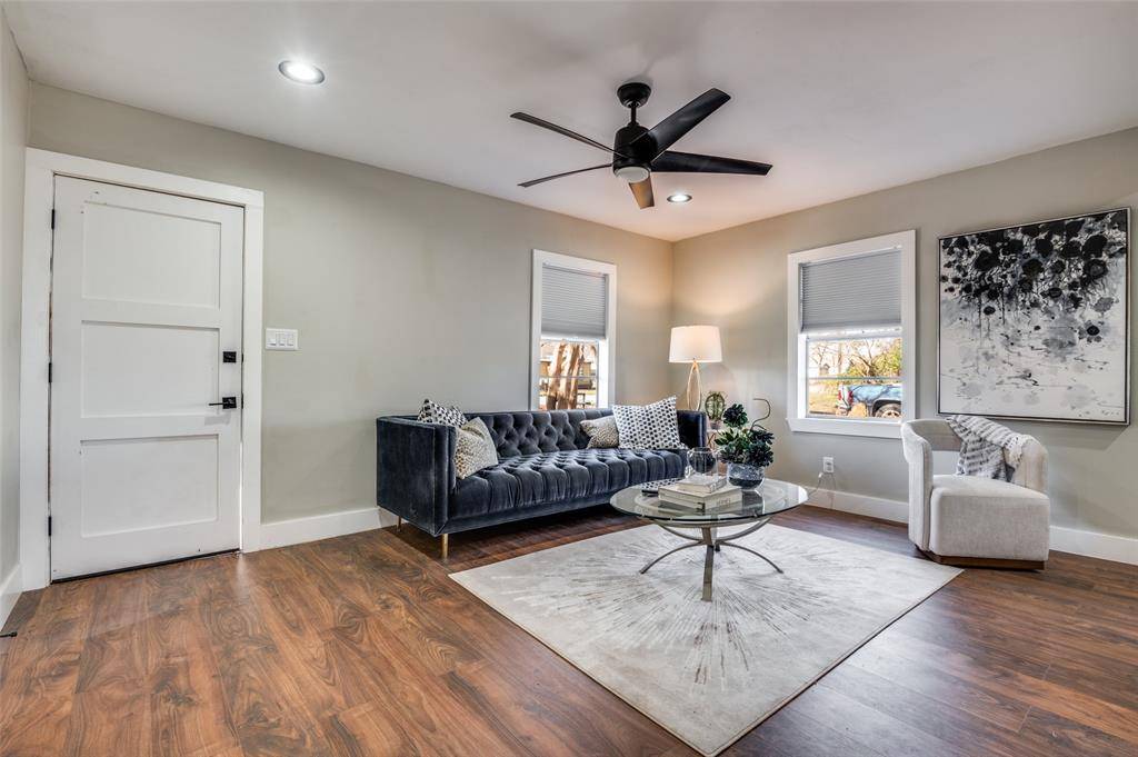 Dallas, TX 75217,826 W Laramie Lane