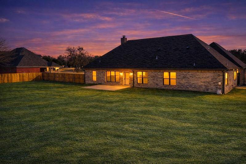 Collinsville, TX 76233,25 Pear tree Lane