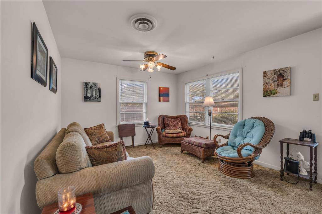 Lacy Lakeview, TX 76705,401 Avenue I