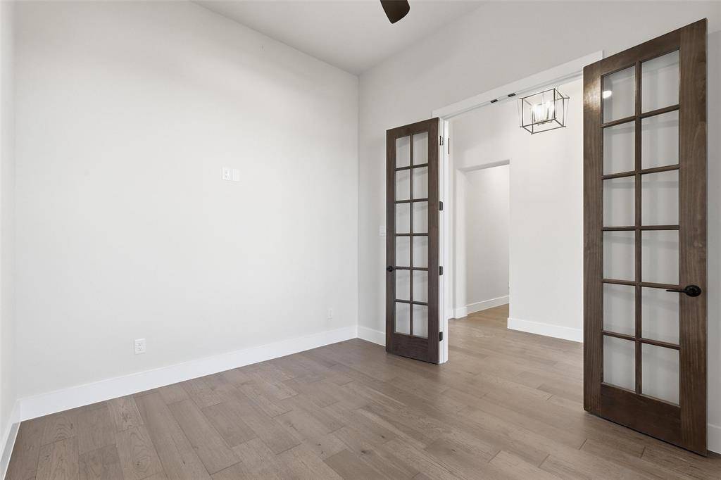 Aledo, TX 76008,400 Mah Cheta