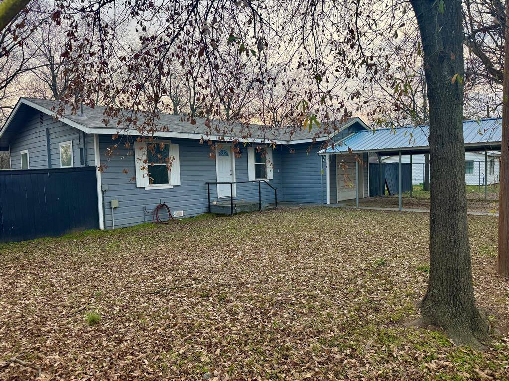 Campbell, TX 75422,511 W REDWOOD