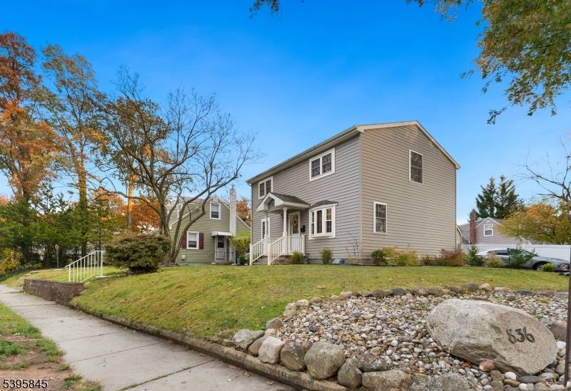 Rahway City, NJ 07065,836 W Inman Ave