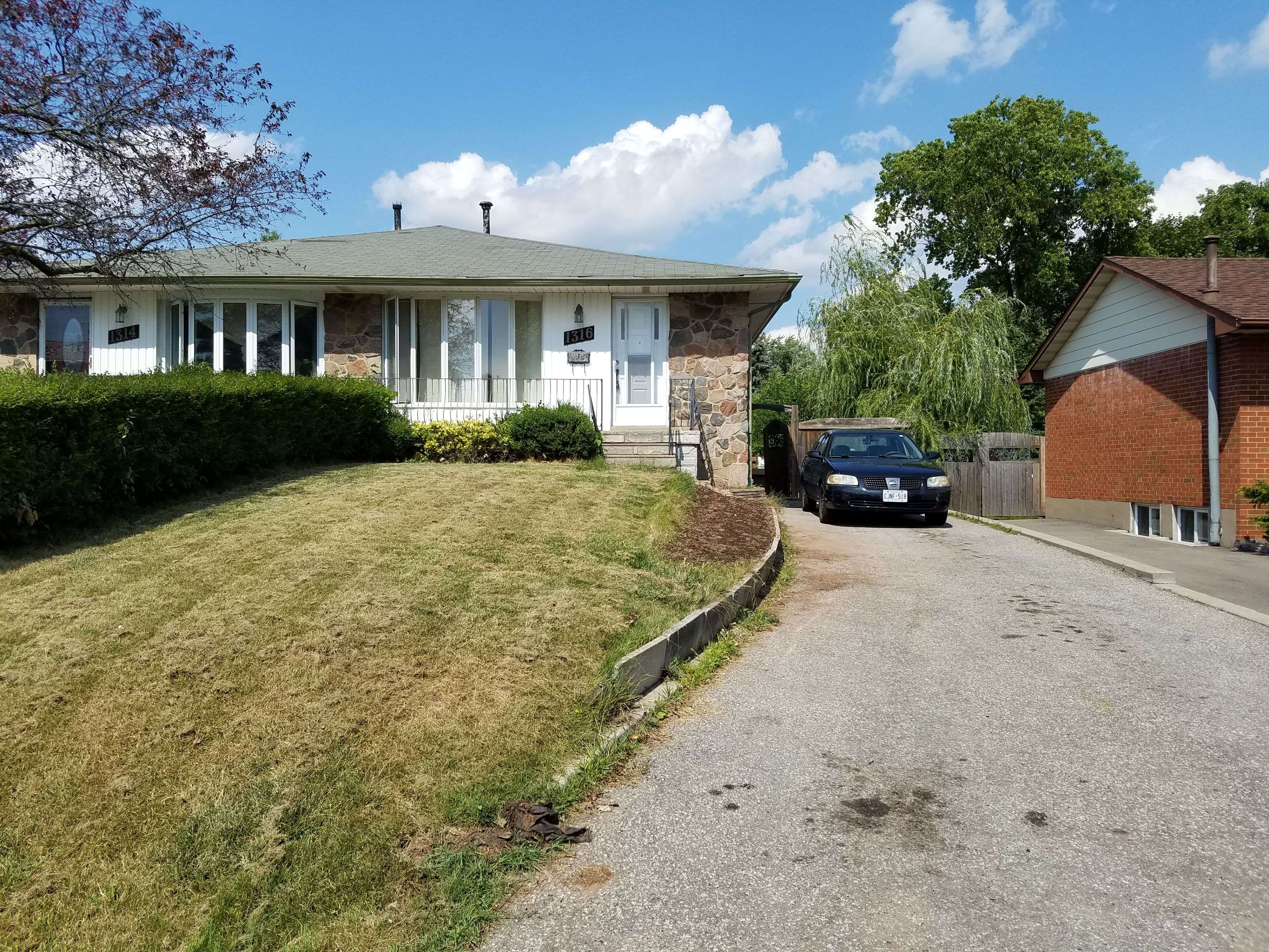 Oakville, ON L6H 1Y5,1316 Redbank CRES