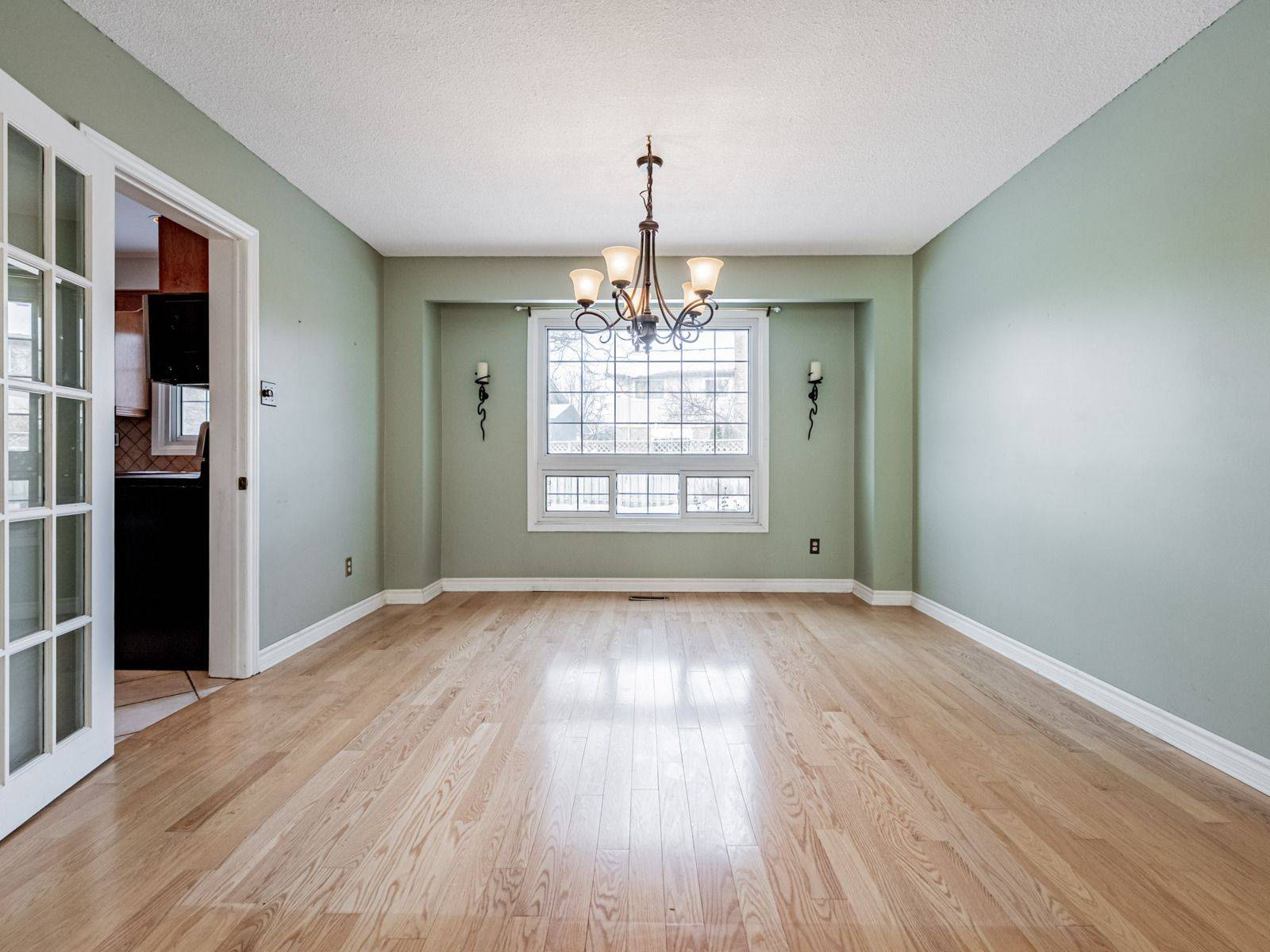 Mississauga, ON L5N 1Z6,2923 Quetta Mews